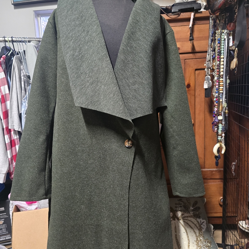 Light Weight Hunter Green Trench With Belt - Picture 2 of 7